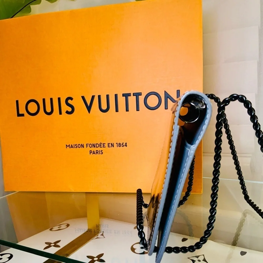 Louis Vuitton Authe EPI Leather with LV Box and Dust Bag